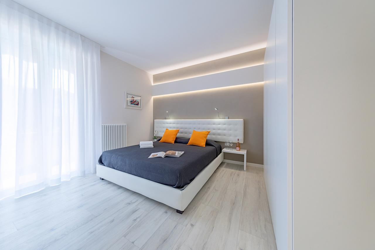 Appartamento Valeria By Wonderful Italy Sirmione Bagian luar foto
