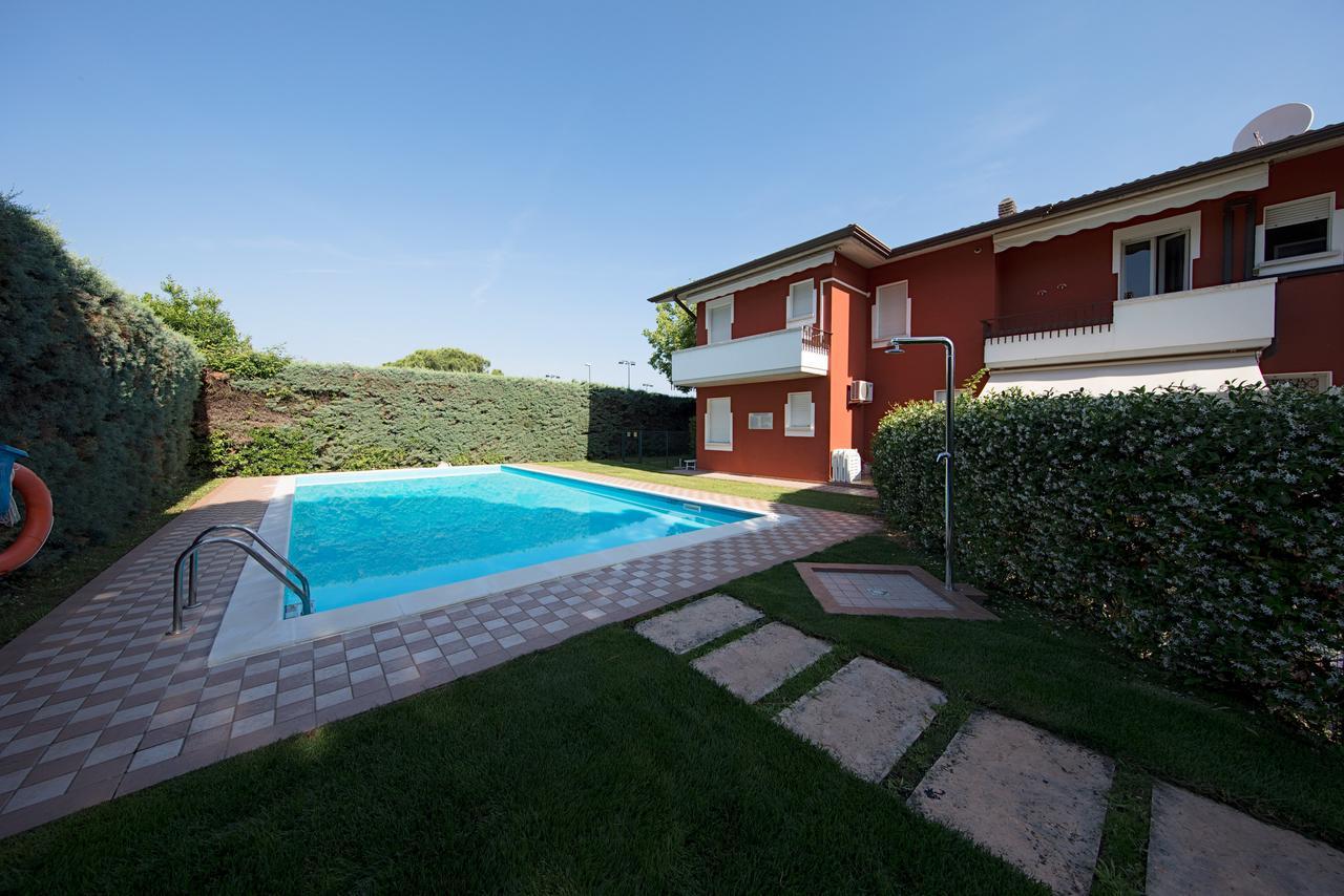 Appartamento Valeria By Wonderful Italy Sirmione Bagian luar foto