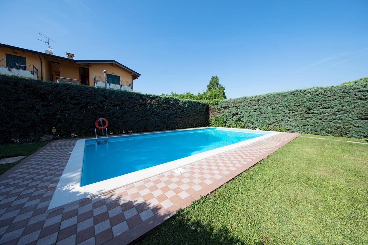 Appartamento Valeria By Wonderful Italy Sirmione Bagian luar foto
